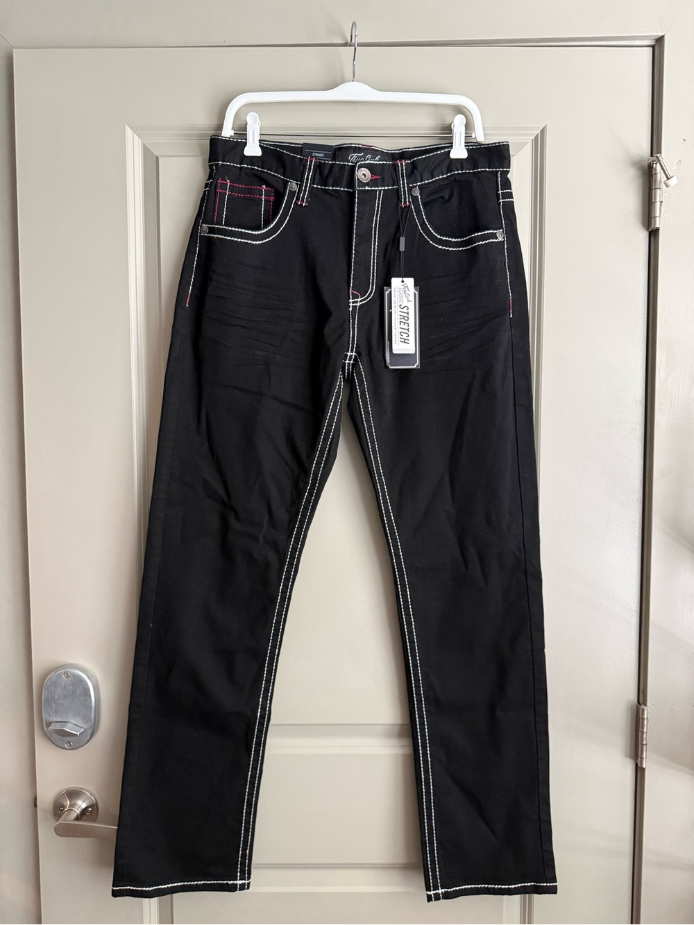 TrueLuck Black Straight Classic Stretch Women’s Jeans White Stitching NWT